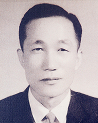 7대 교장선생님 사진