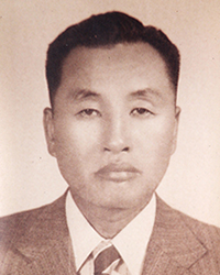 9대 교장선생님 사진